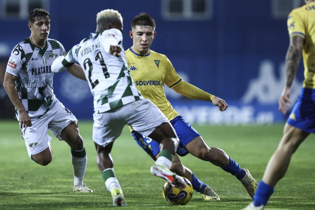 Nhận định soi kèo Estoril vs Moreirense lúc 01h00 ngày 29/12/2024 nhan-dinh-soi-keo-estoril-vs-moreirense-luc-01h00-ngay-29-12-2024-1